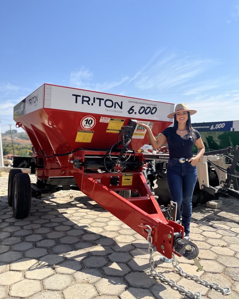 Carreta Triton para distribuição